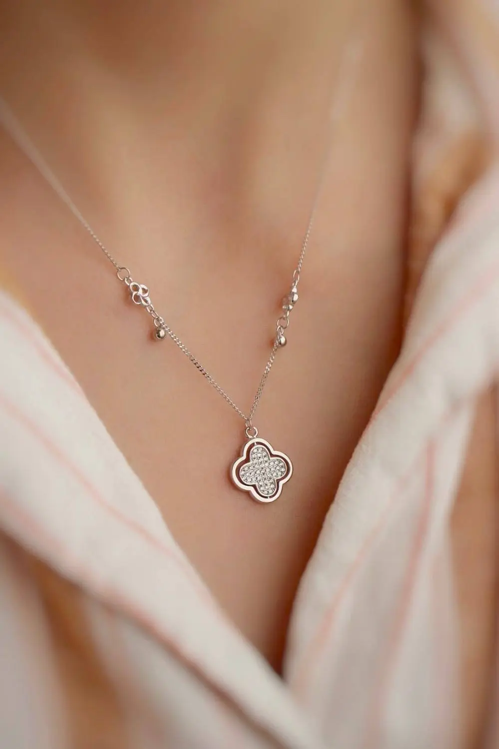 *گردنی زیبا و نمادار ونکلیف زنجیر متصل وارداتی💎* 🪴