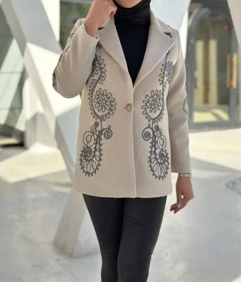 یه مدل کت جذاب آسترداربا پارچه خاص
