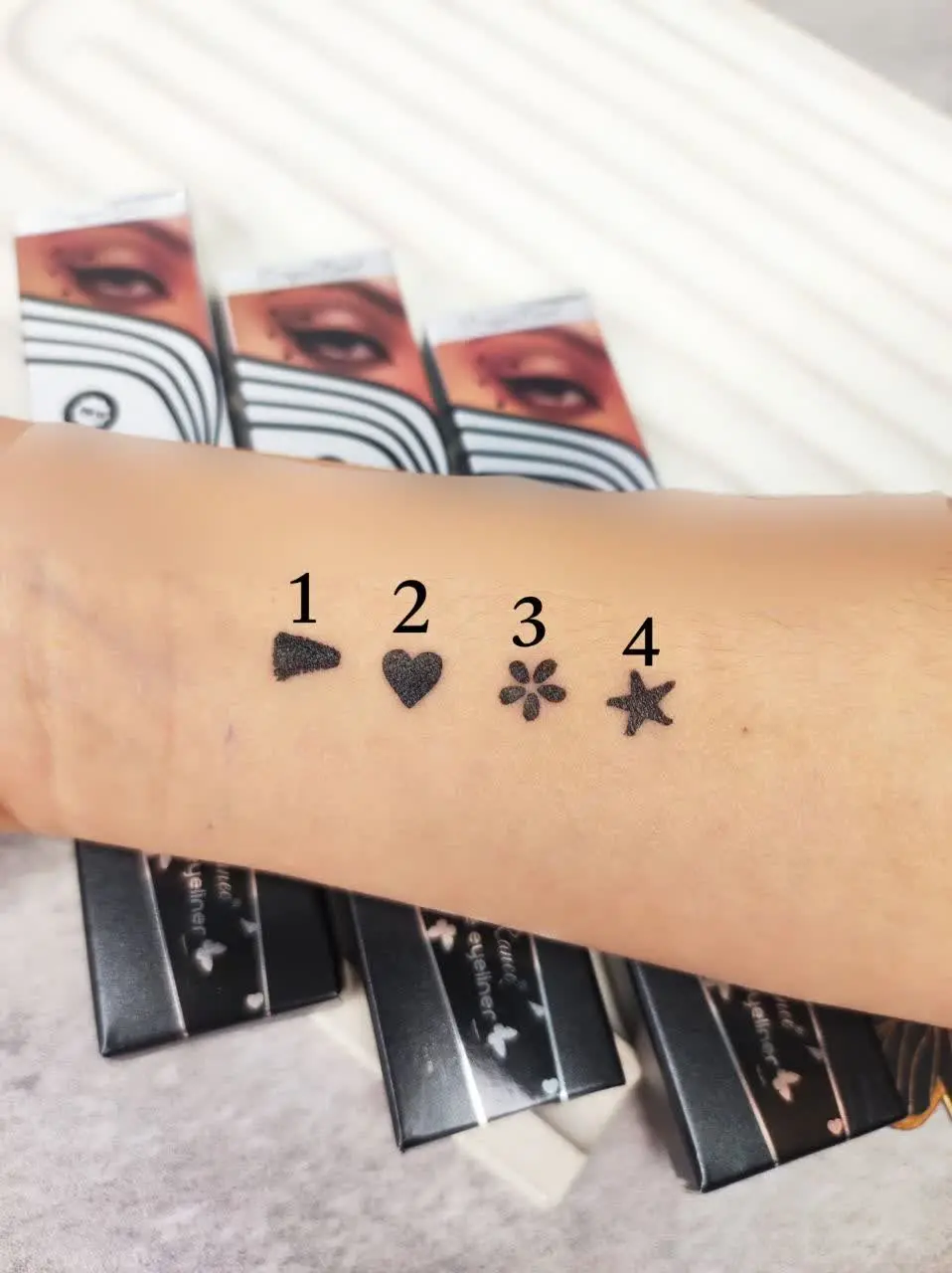 دارای دو سر کاربردی: خط چشم...