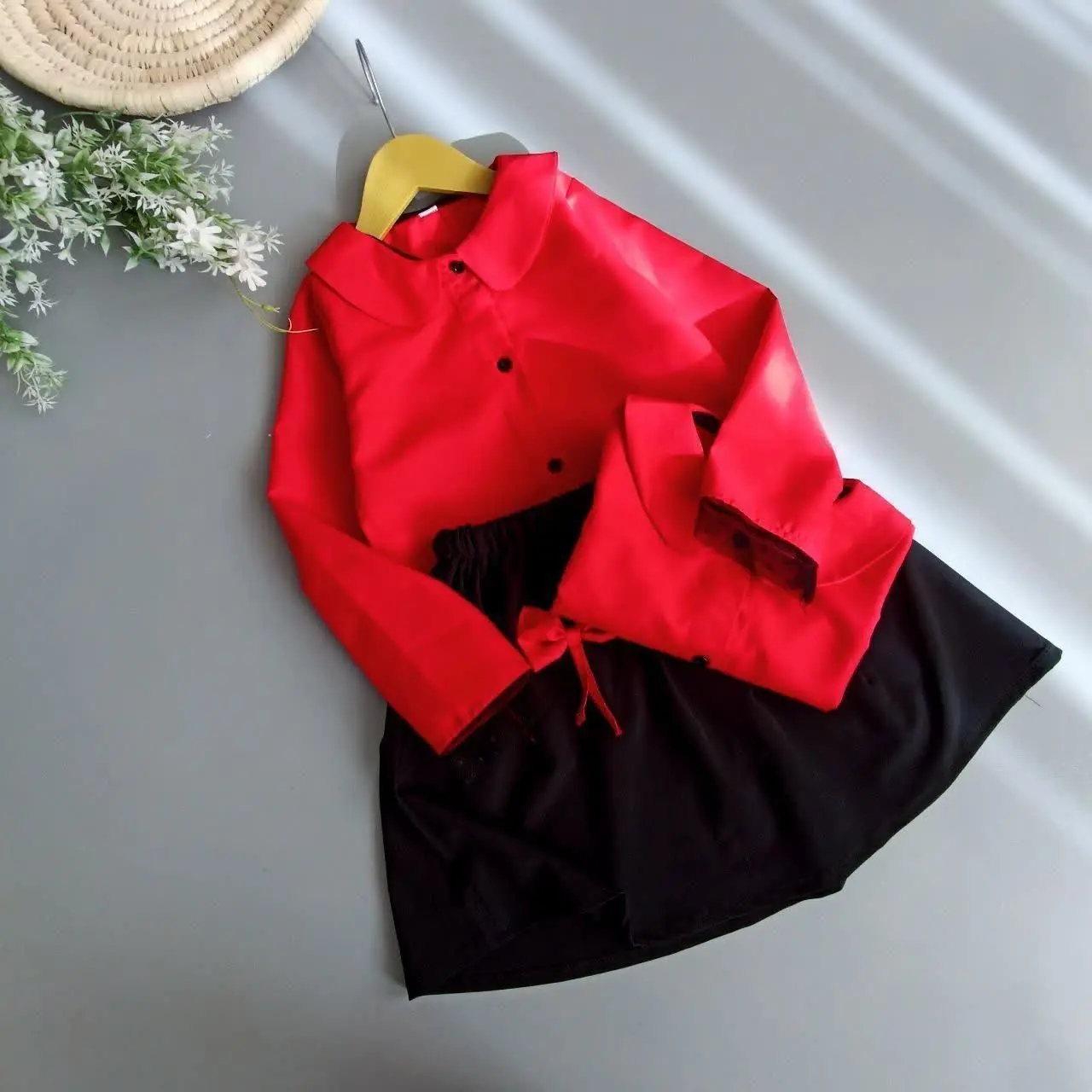 دو تیکه شامل شومیز دامن