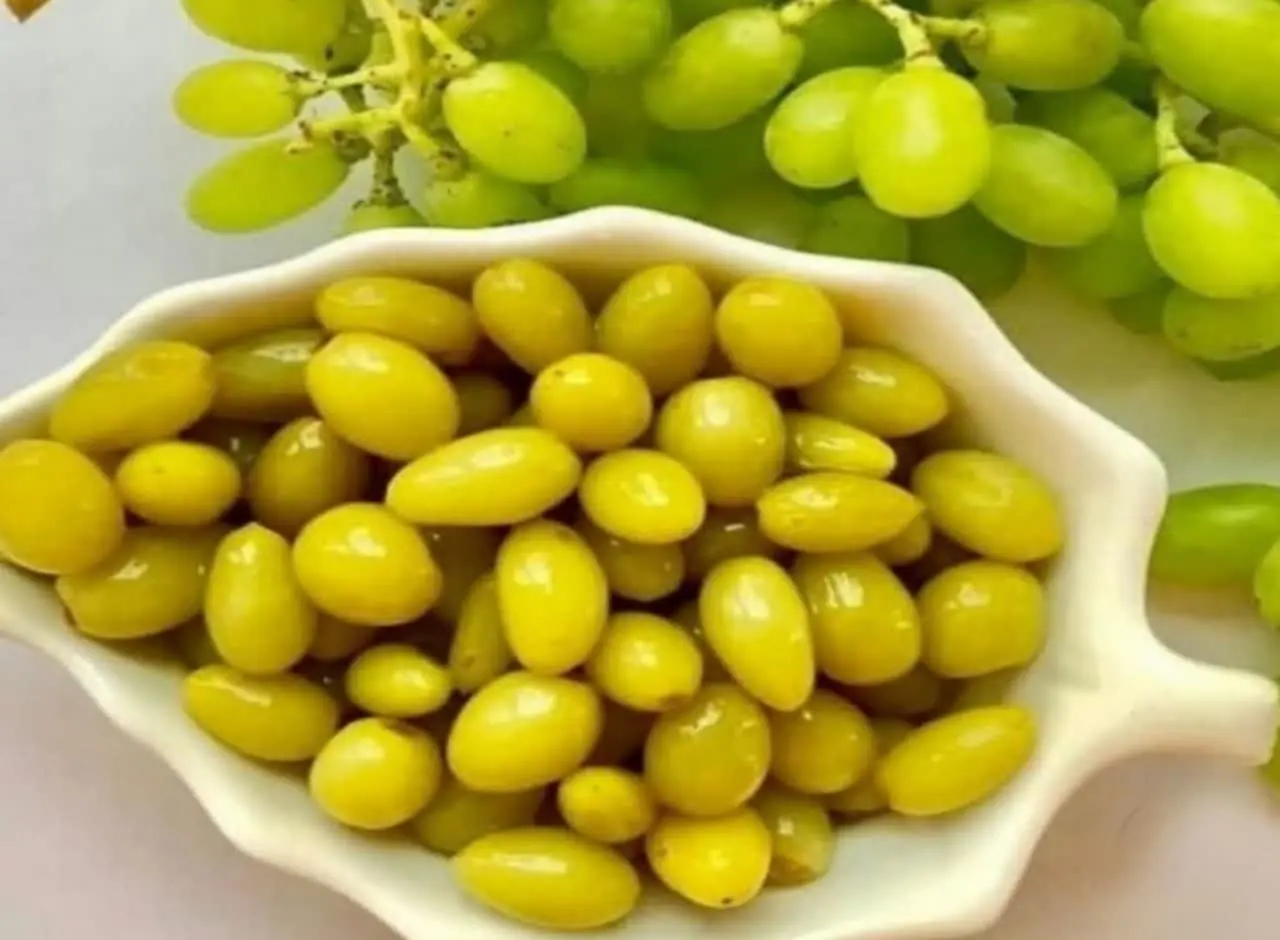 غوره شور ۷۵۰ گرم خوش طعم بهار