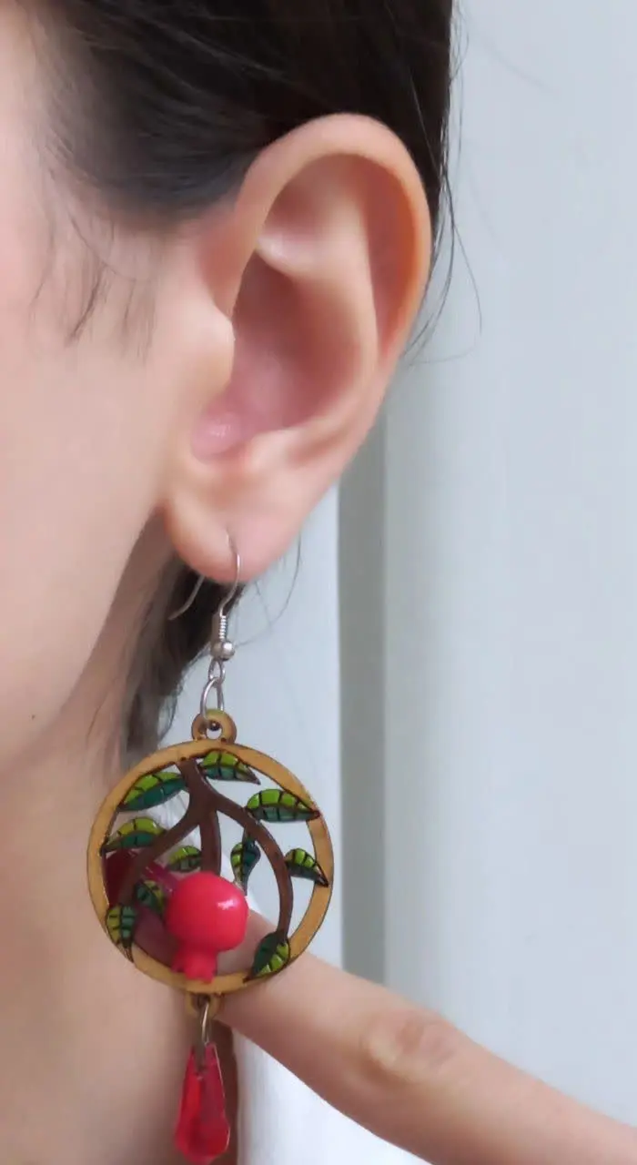 کریستالای قرمزخوش رنگش که ب...