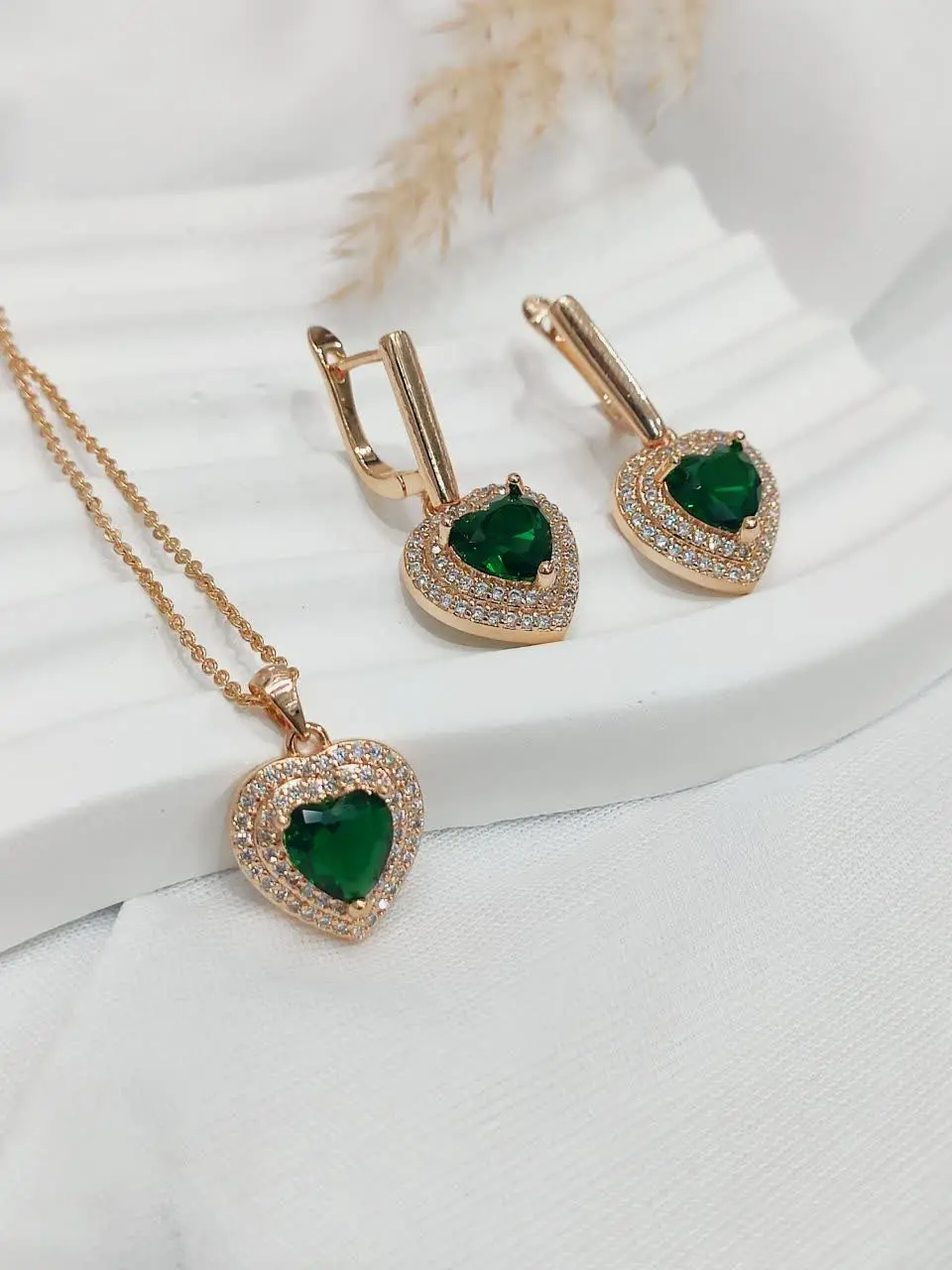 #نیمست‌های زمردی💚💚
