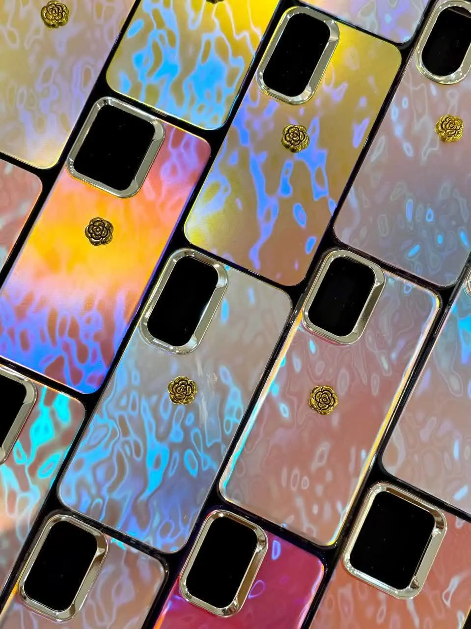 قاب هولوگرام موجی گل رز در چهار تم رنگی مختلف مخصوص انواع #سامسونگ #شیائومی 
