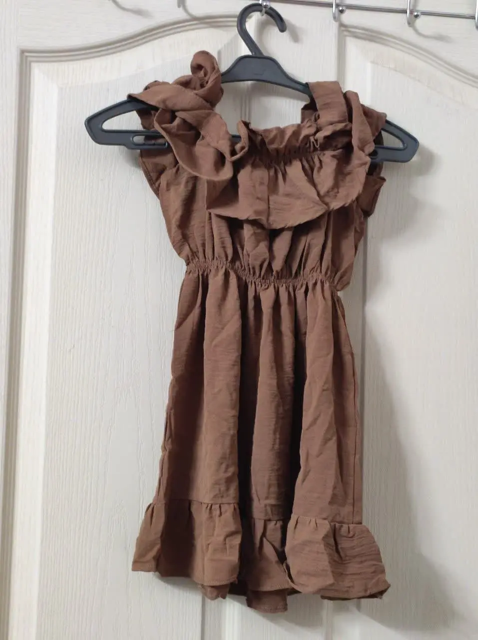 دو رنگ قهوه ای، گلبهی