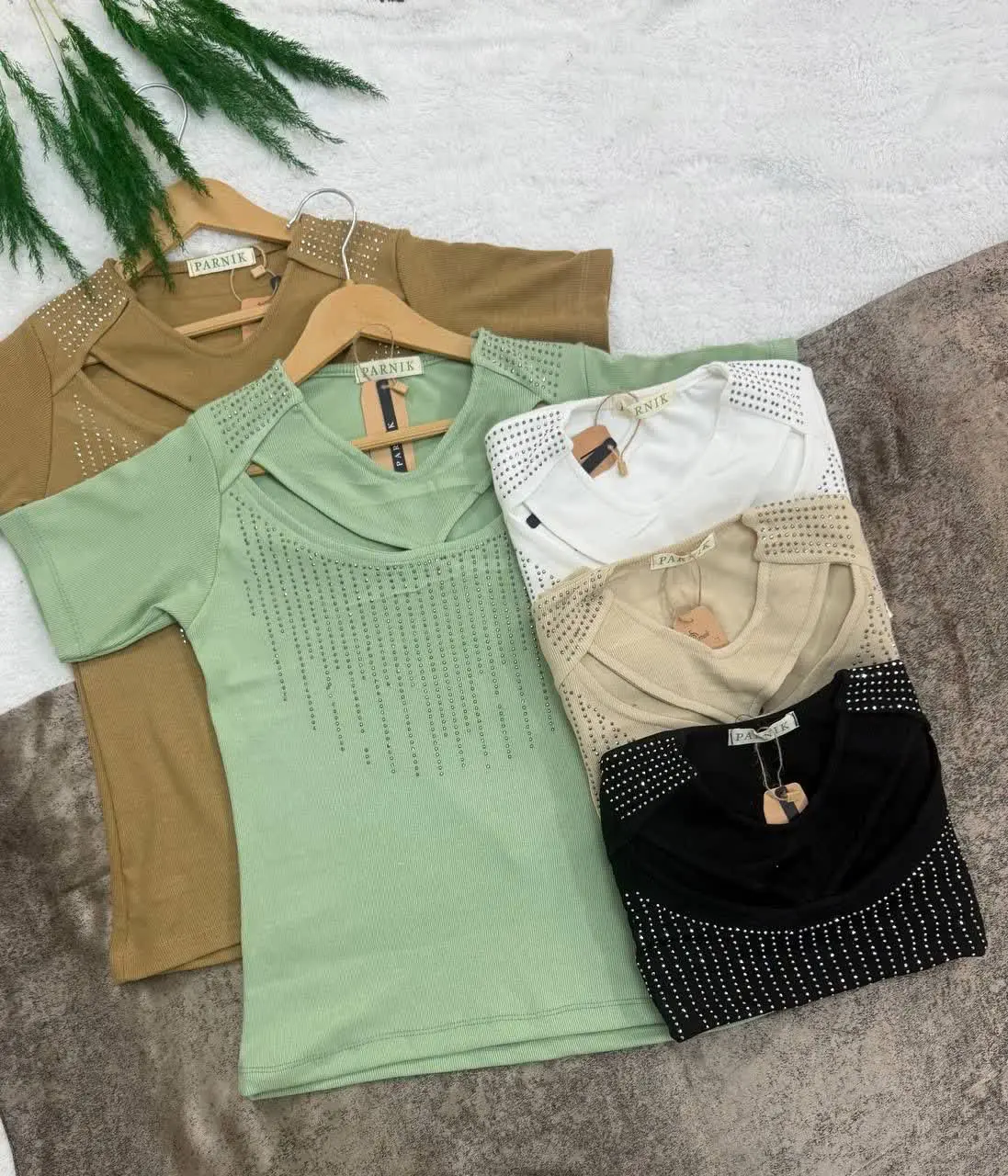 تیشرت یقه هفت باز نگینی