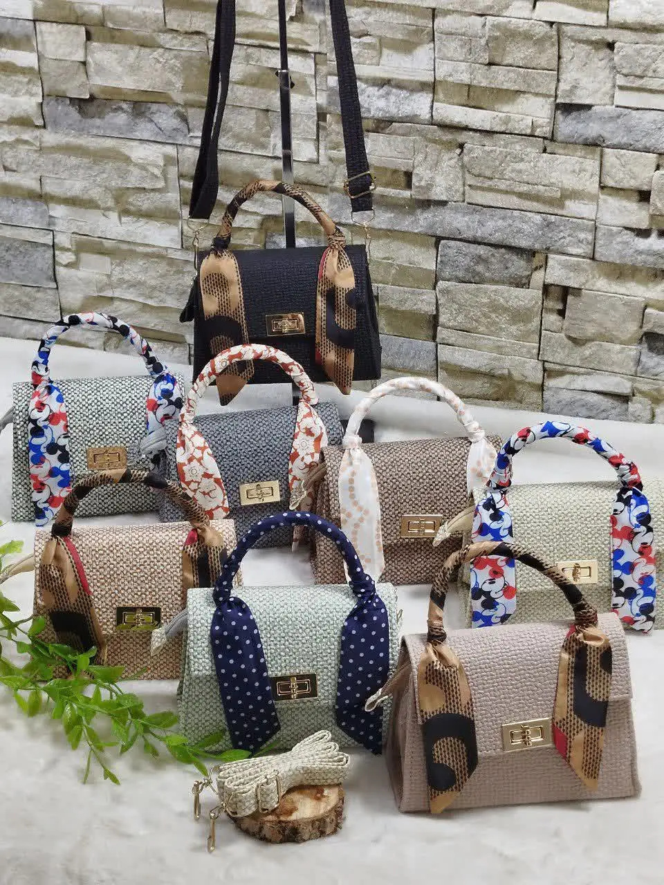 ✅ دوشی شالدار 
