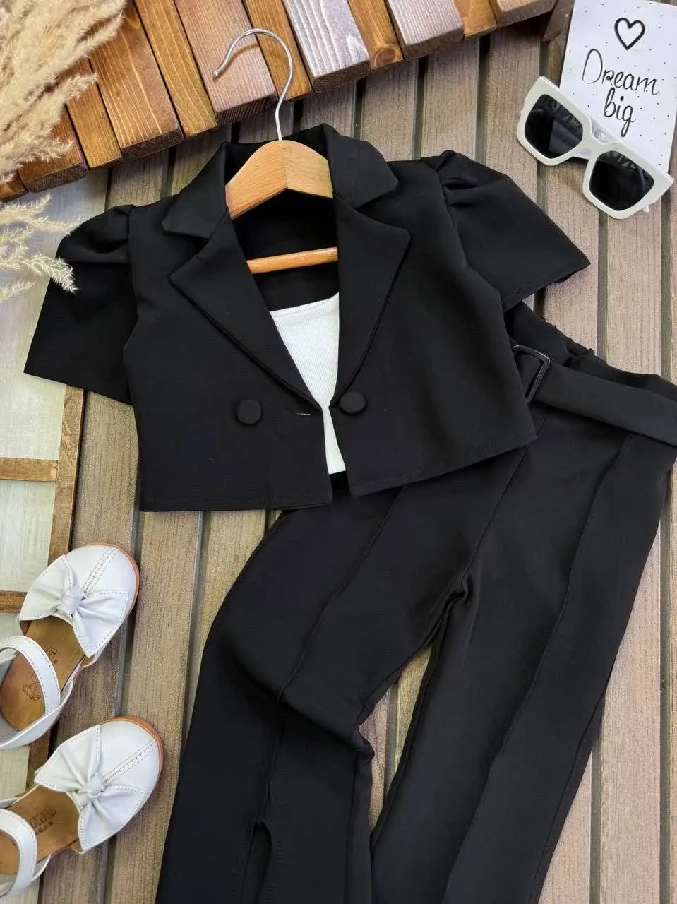 سه تیکه مشکی محیا 😍
