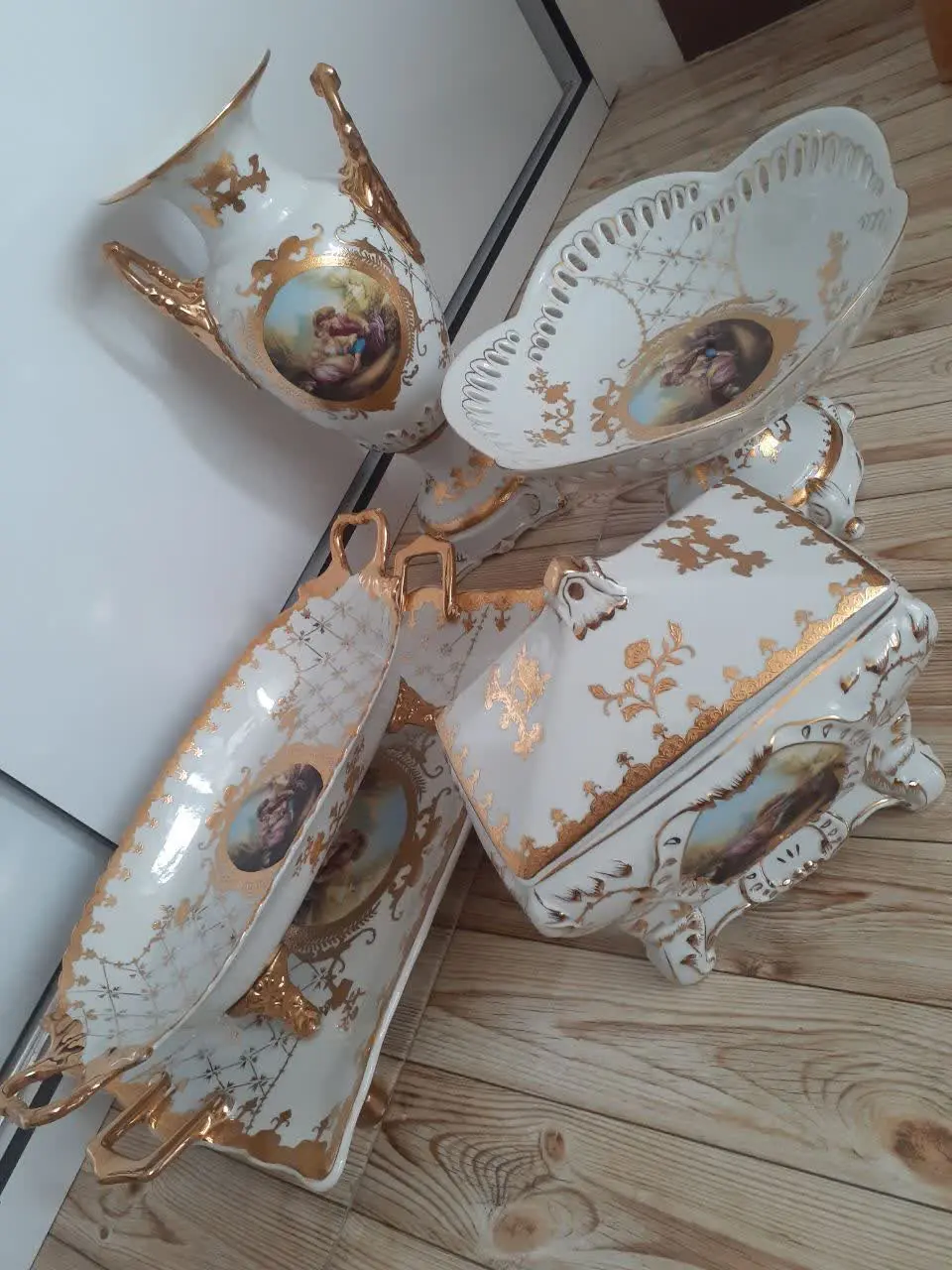 ۵ عدد لیلی مجنون سفید طلای
