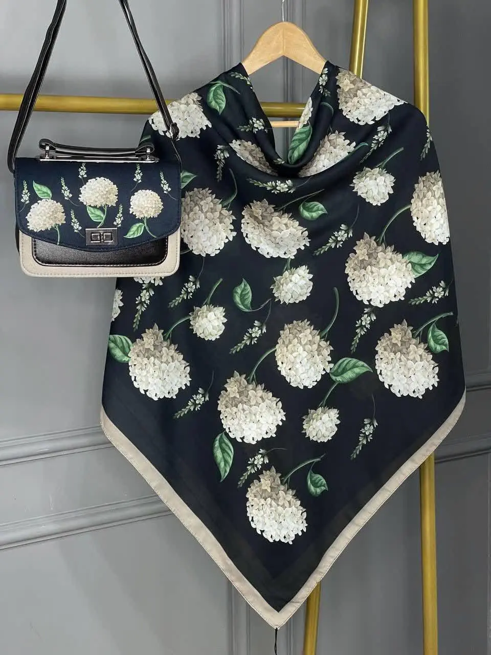 💎 نازگل سفید
