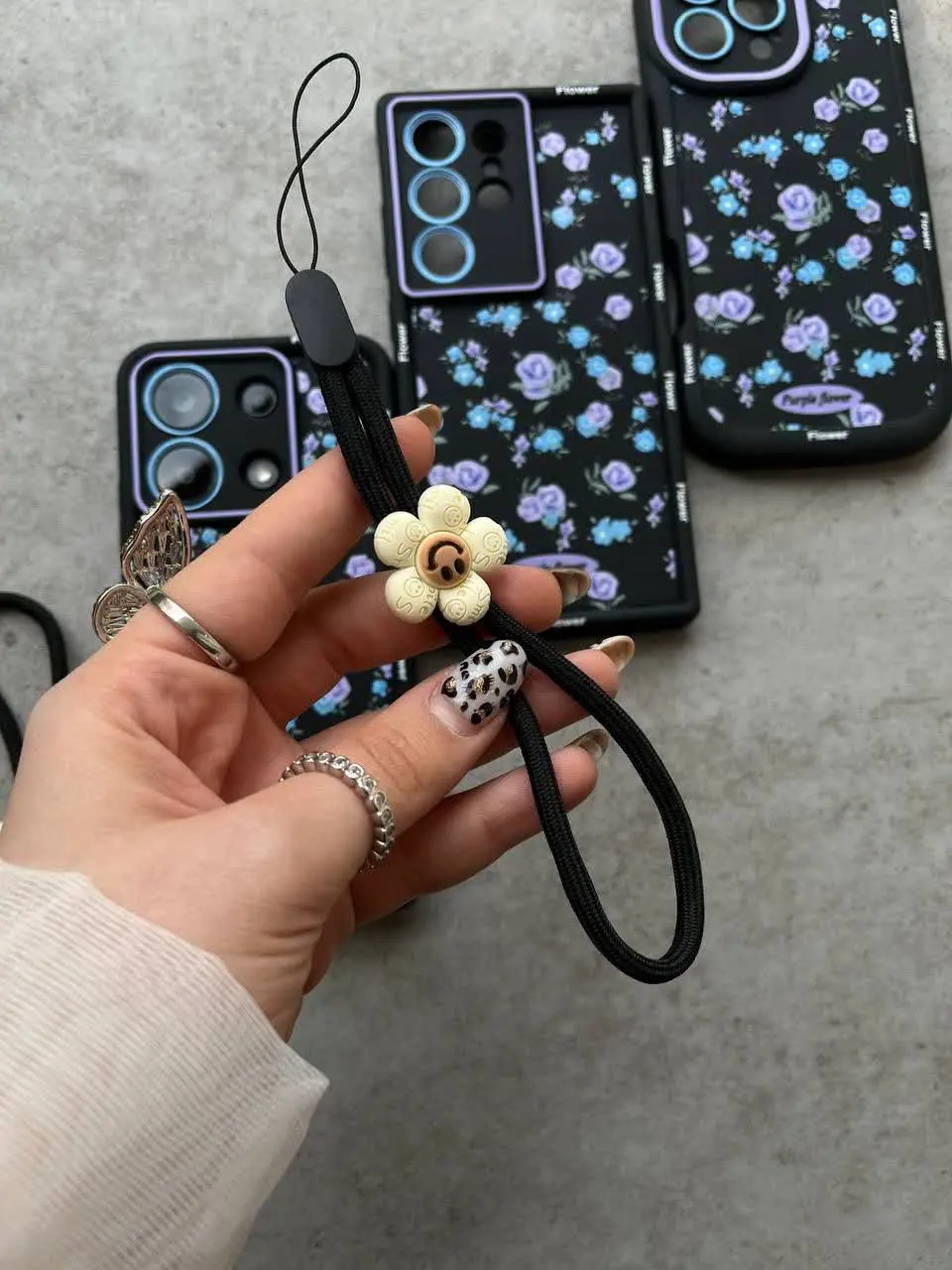 قاب تی پی یو گل ریز رویایی با آویز فوق العاده زیبا مخصوص انواع #سامسونگ #شیائومی و #آیفون 
