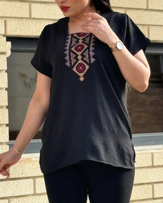 بلوز آستین کوتاه نقش دار
