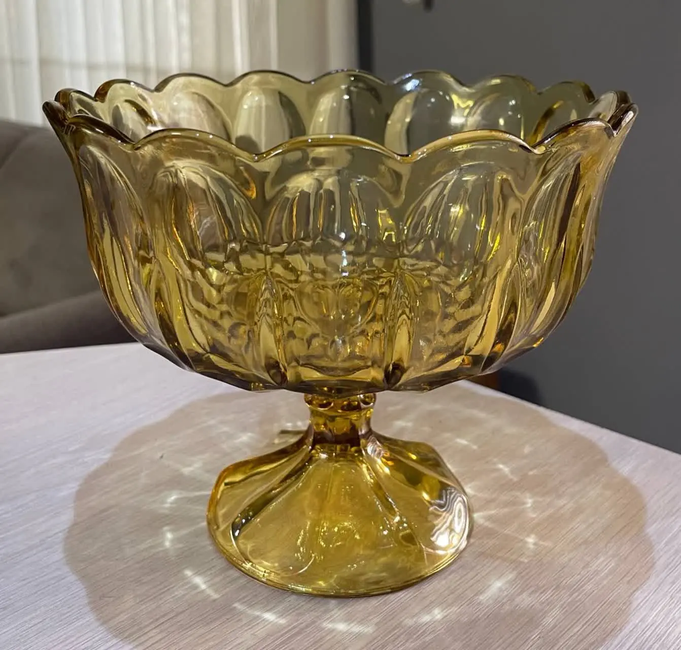 میوه خوری عسلی 
