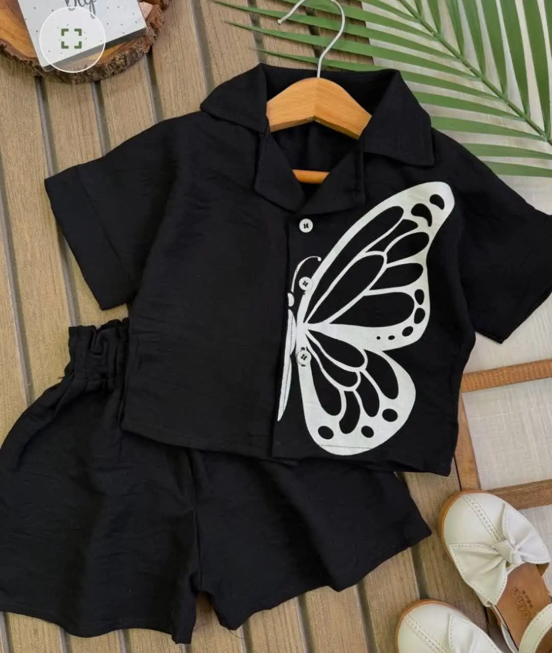 کراپ شلوارک پروانه سفید
