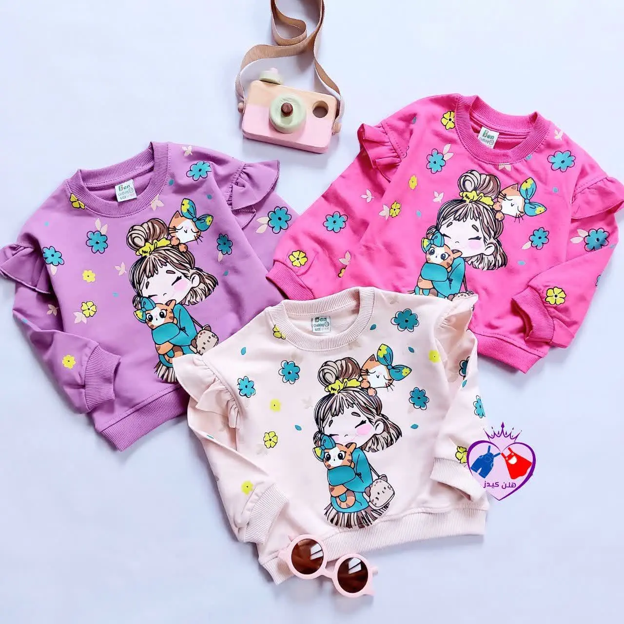 بلوز تک دختر و گربه‌ها 😍
