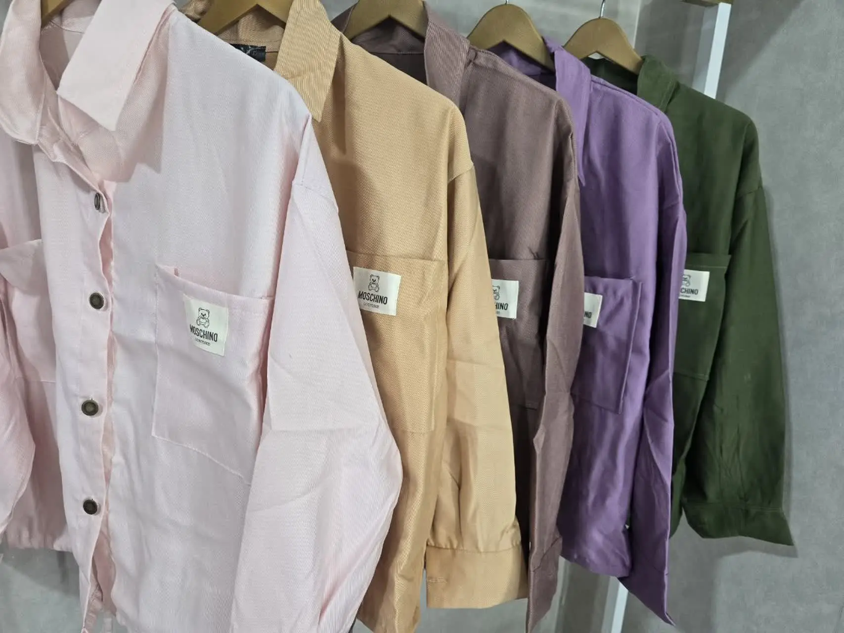 جیب کاربردی، دکمه فلزی پرسی