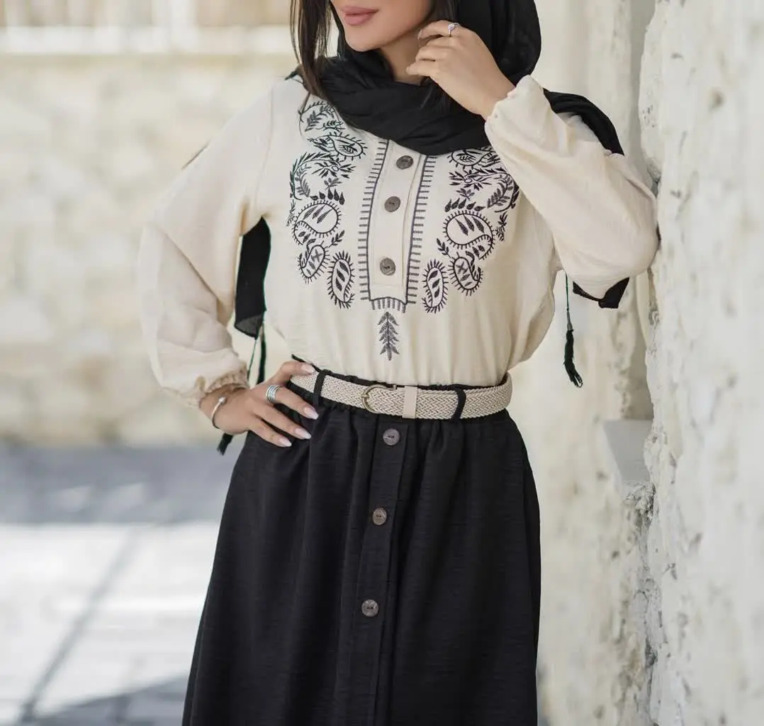 📌مدل: دوتیکه با گلدوزی پرگل 
