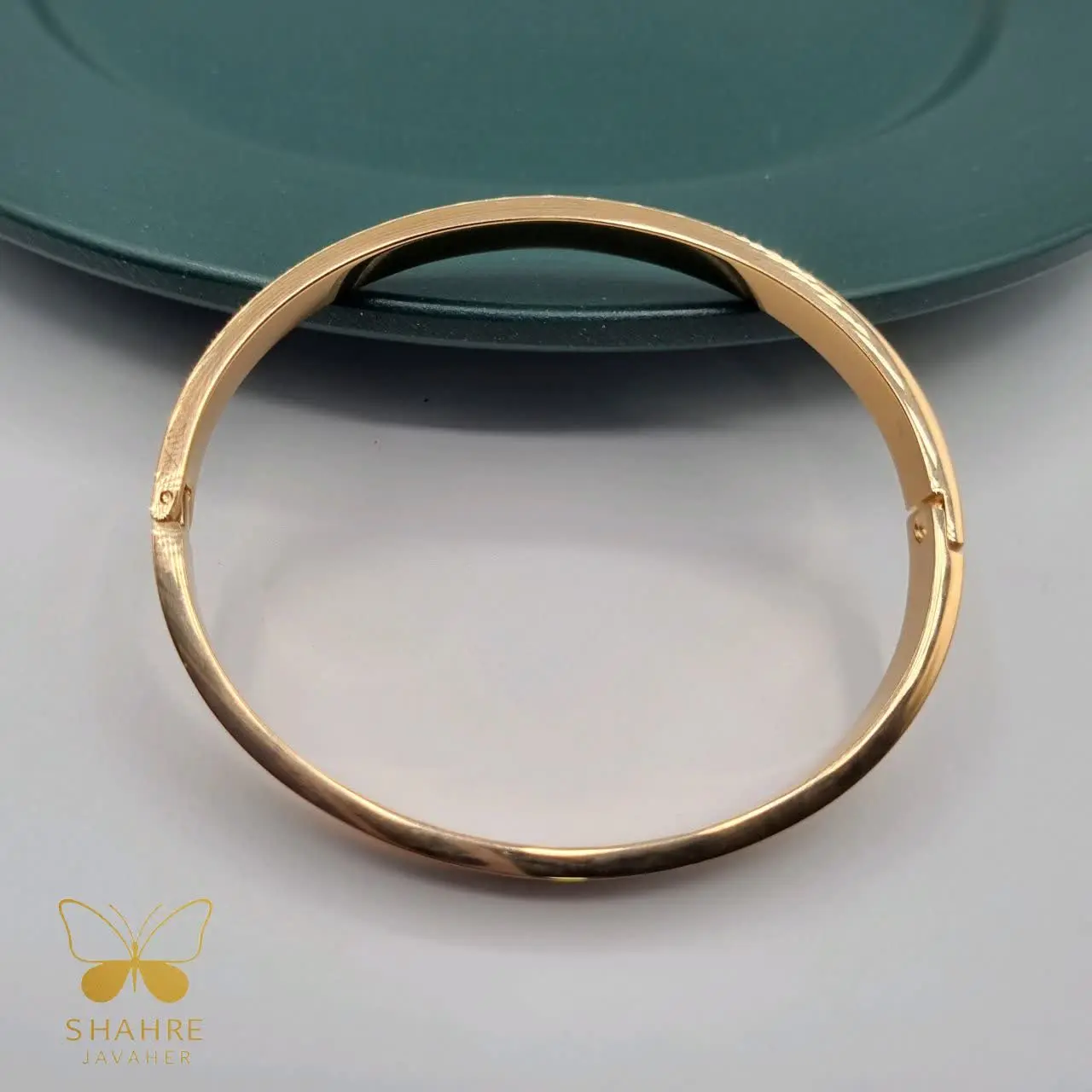 یه بنگل ساده، اما خیلی شیک