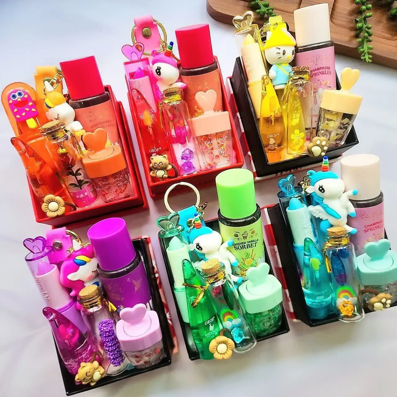 #منبع معتبر لوازم آرایشی اینجاس 😍😍
