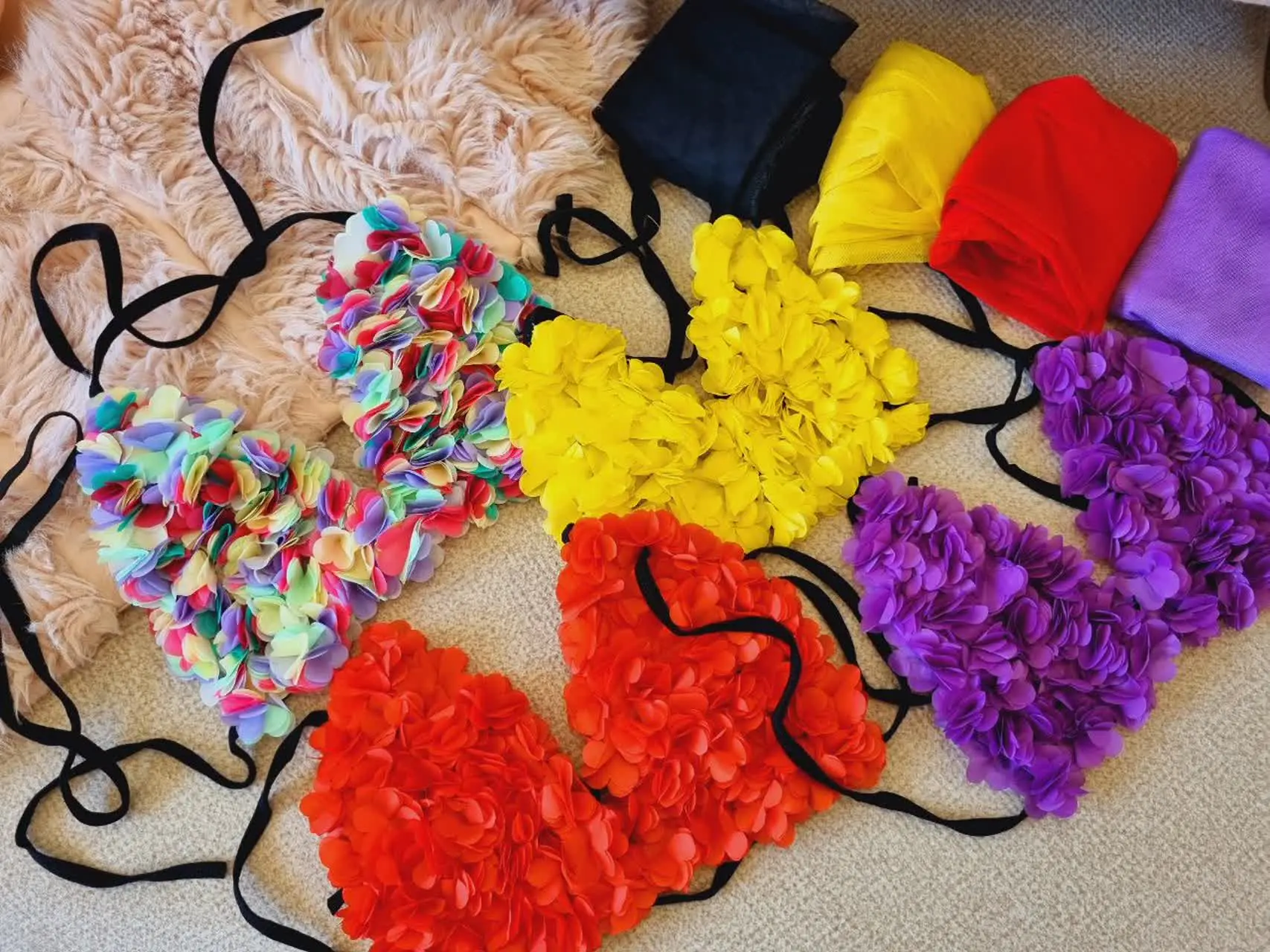 تنوع رنگ و جنس رو ببین 😍
