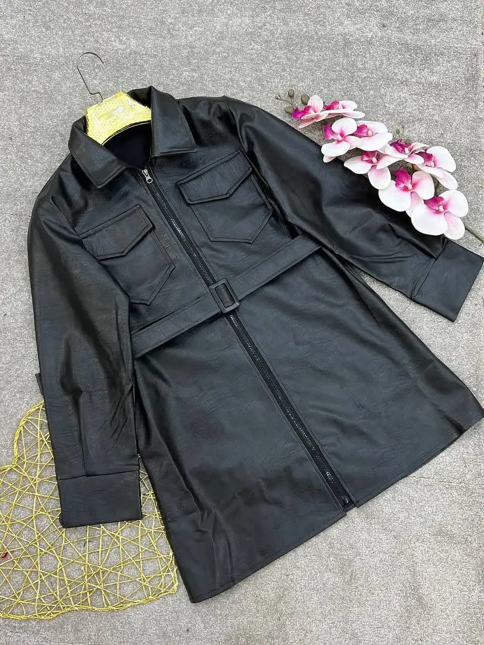 نام: مانتو چرم صاحبه
