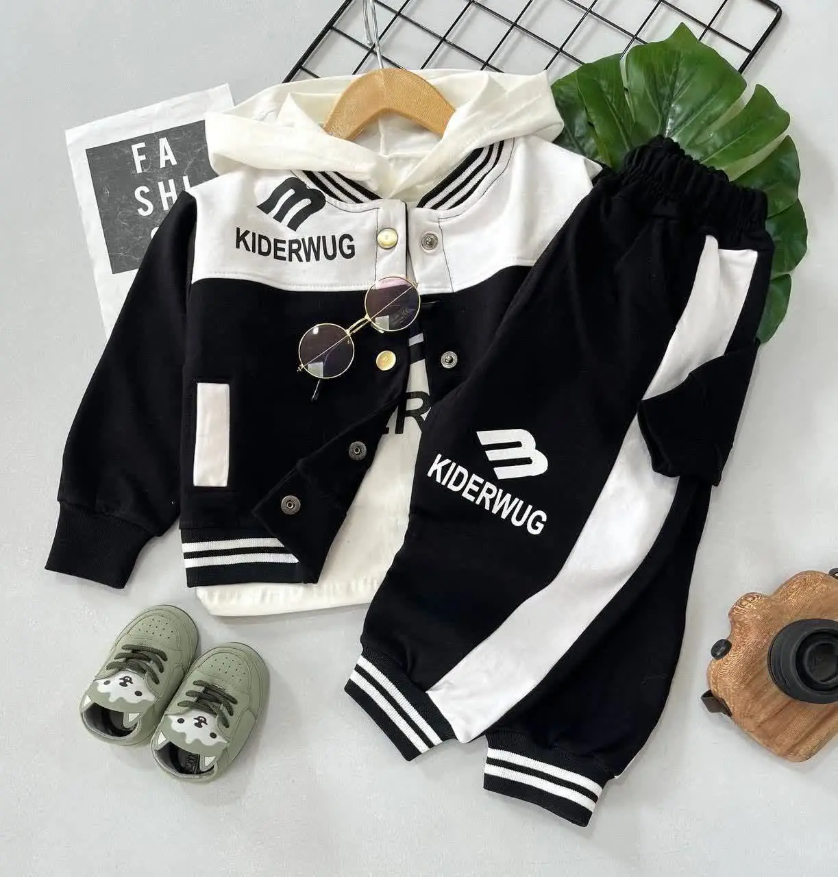 #سه_تیکه به این باکلاسی مگه هنوزم تولید میشه؟؟؟ 🤩
