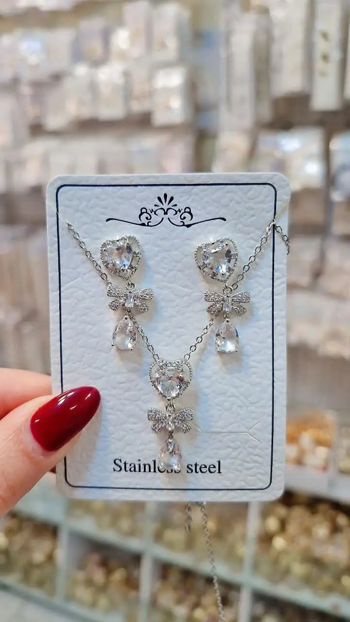 تزیین شده با نگین های مخراجی💎