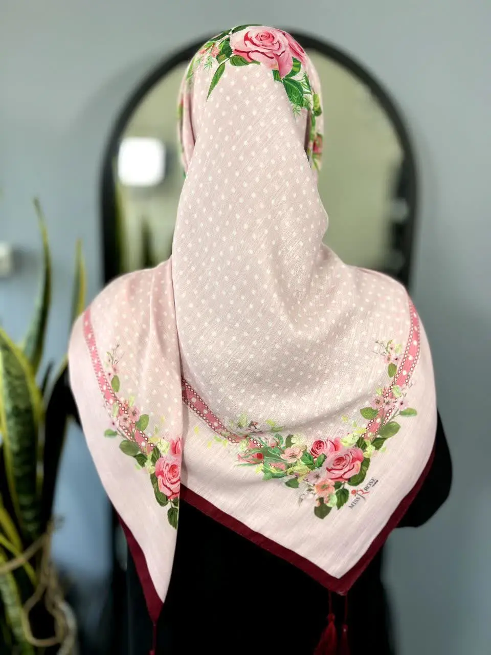 رنگ صورتی ملیحش دلبری میکنه واقعااا😵‍💫🥰
