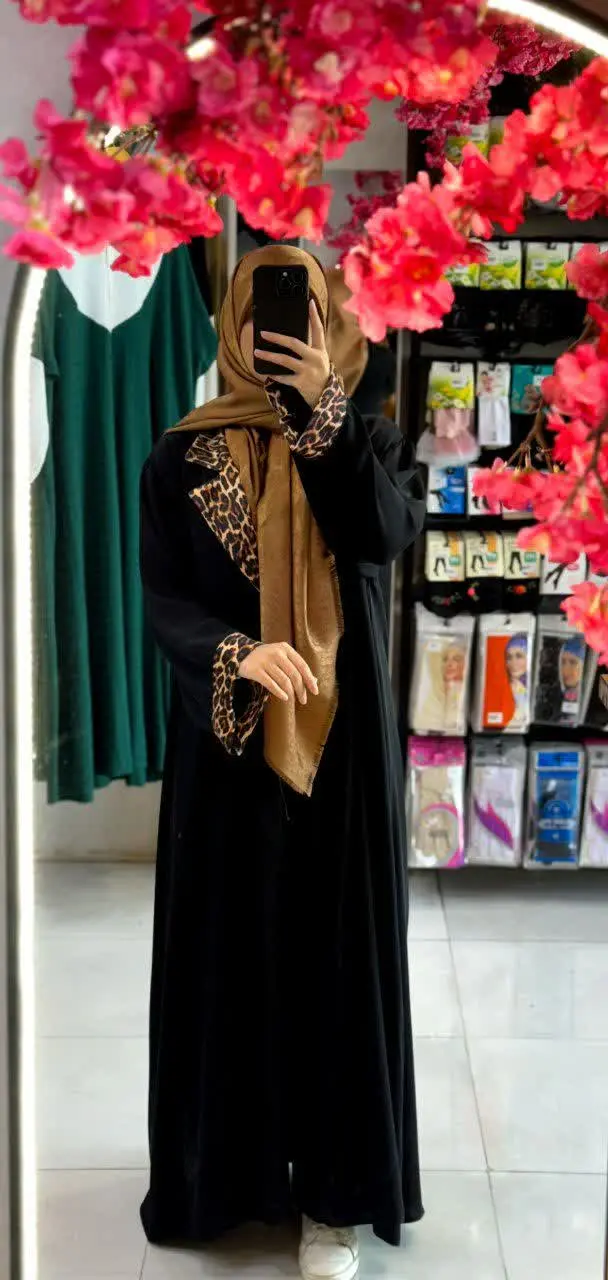 _هم بعنوان مانتوی جلو باز و هم بعنوان مانتوی جلو بسته قابل استفاده هست👛
