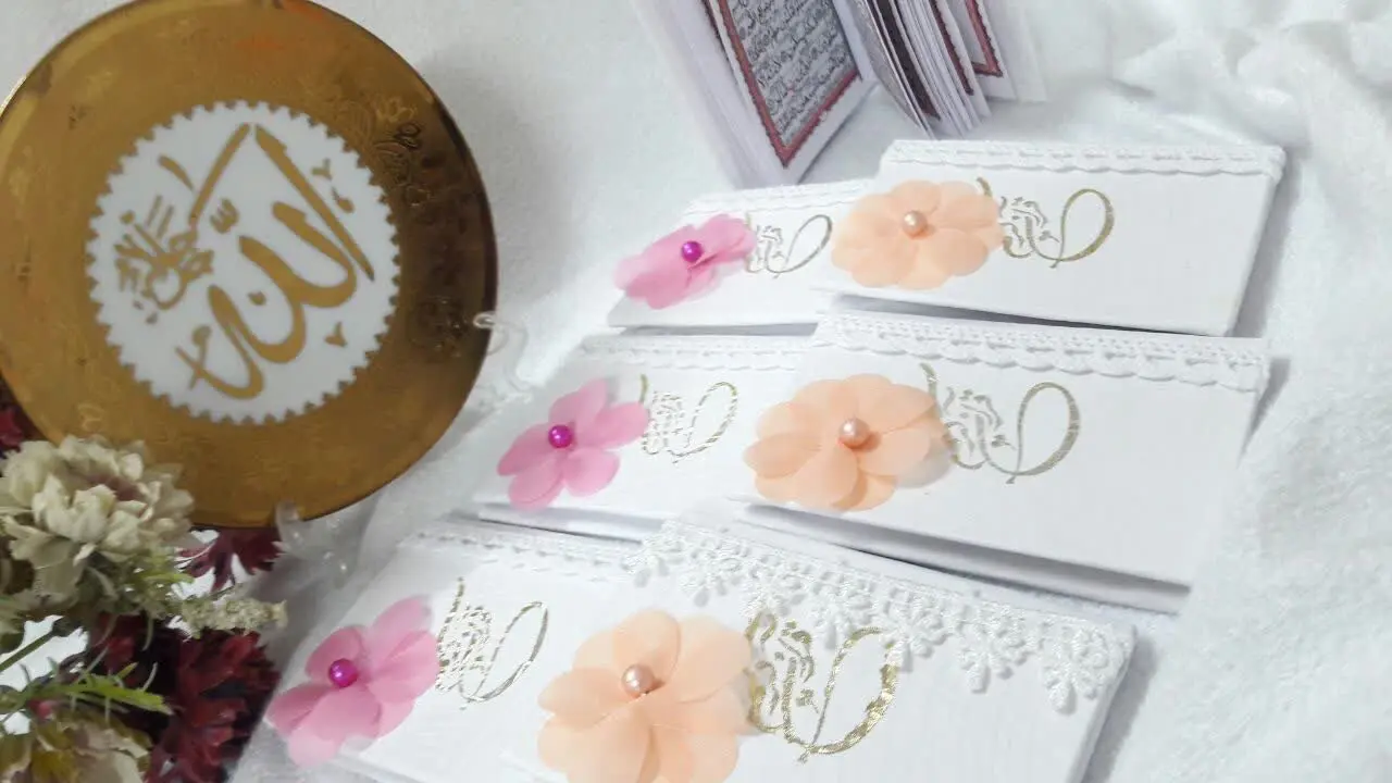 چه هدیه‌ای زیباتر از قرآن🤗🌸🌸
