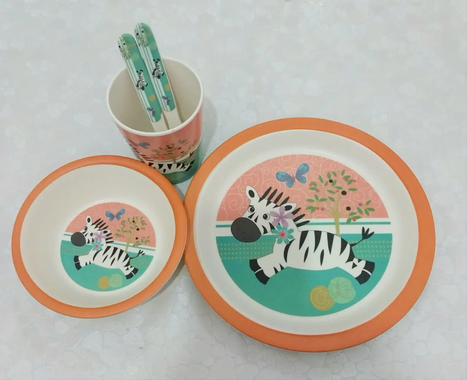 ست غذاخوری کودک جنس بامبو کاملا گیاهی🌱🌱
