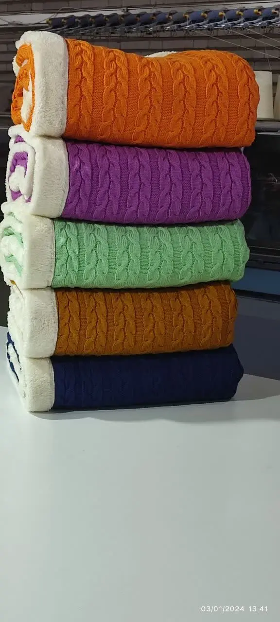 شال مبل خزدار 
