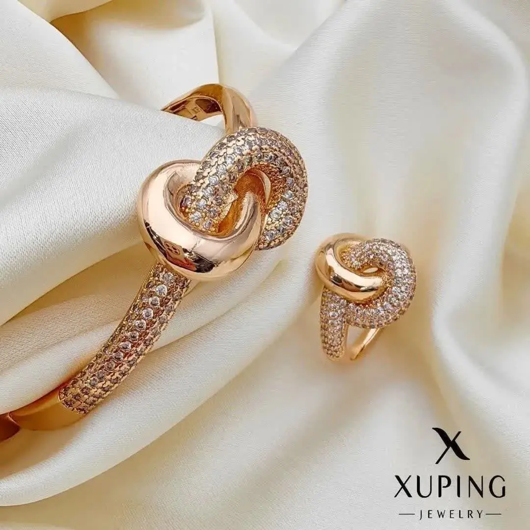 تکدست و انگشتر گره نگین دار...