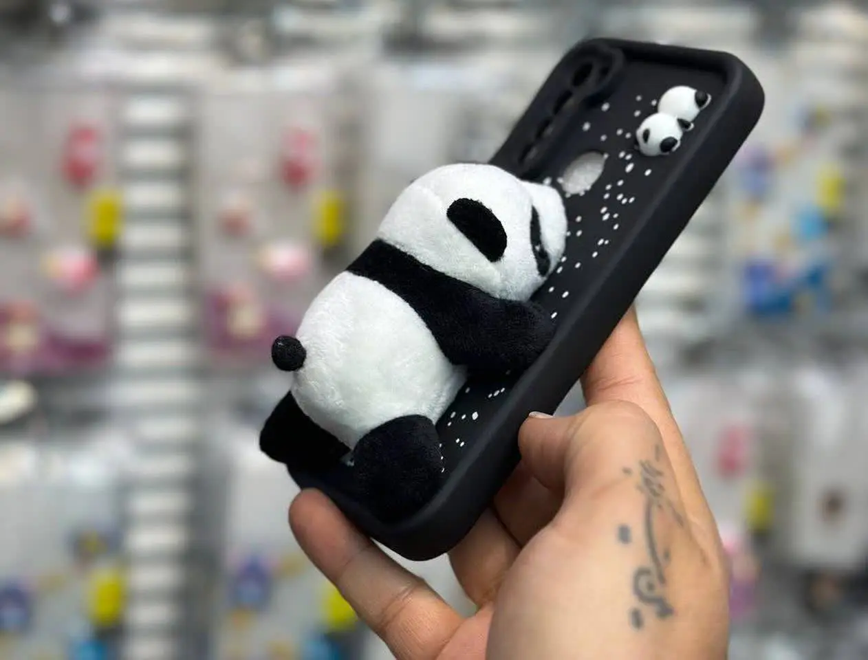 📱مدل قاب: قاب زمستانه پاندا در سه طرح مختلف مخصوص انواع #سامسونگ #شیائومی 
