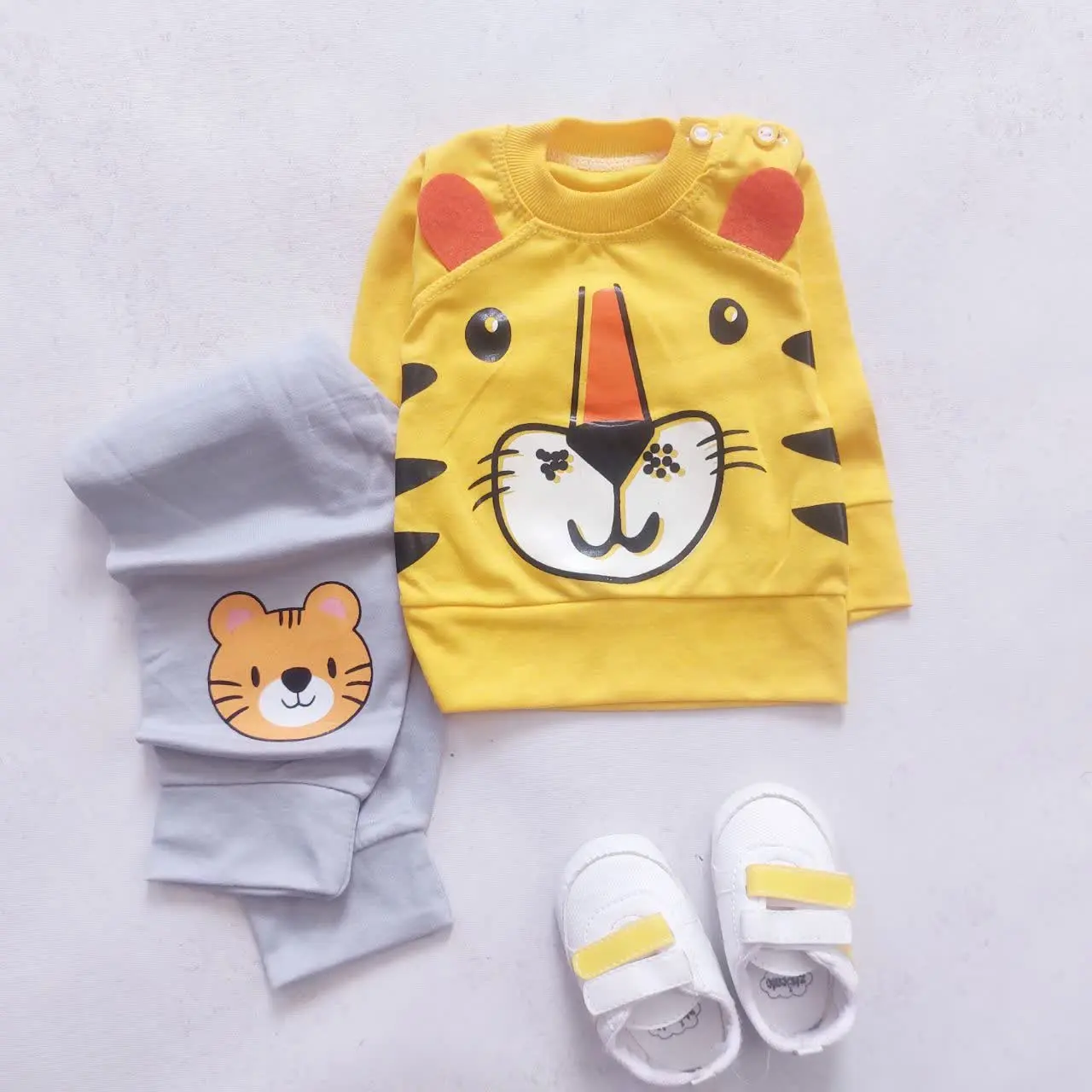 بلوز شلوار ببر زرد
