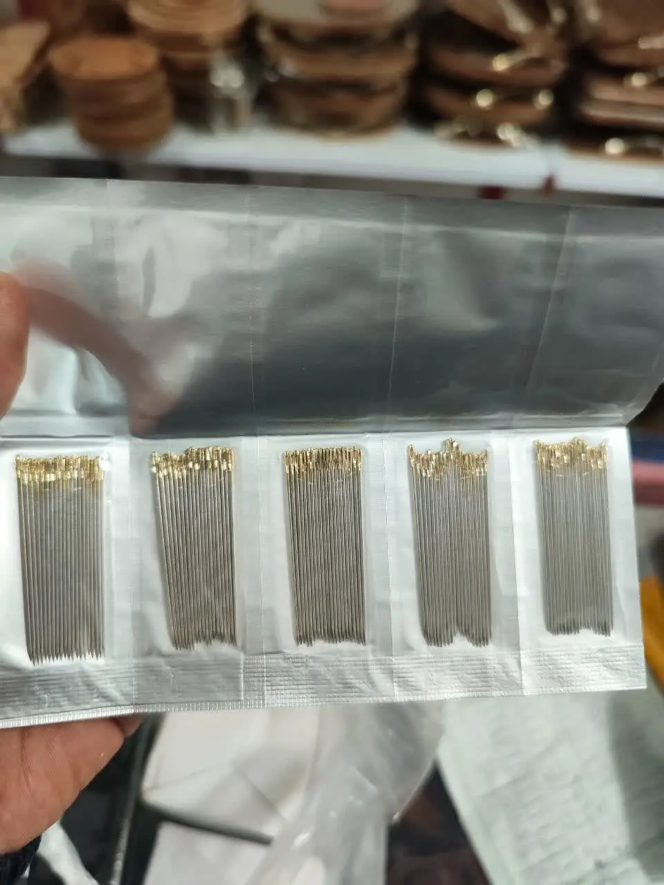 سوزن دست دوز ۲۰ عددی سر طلایی
