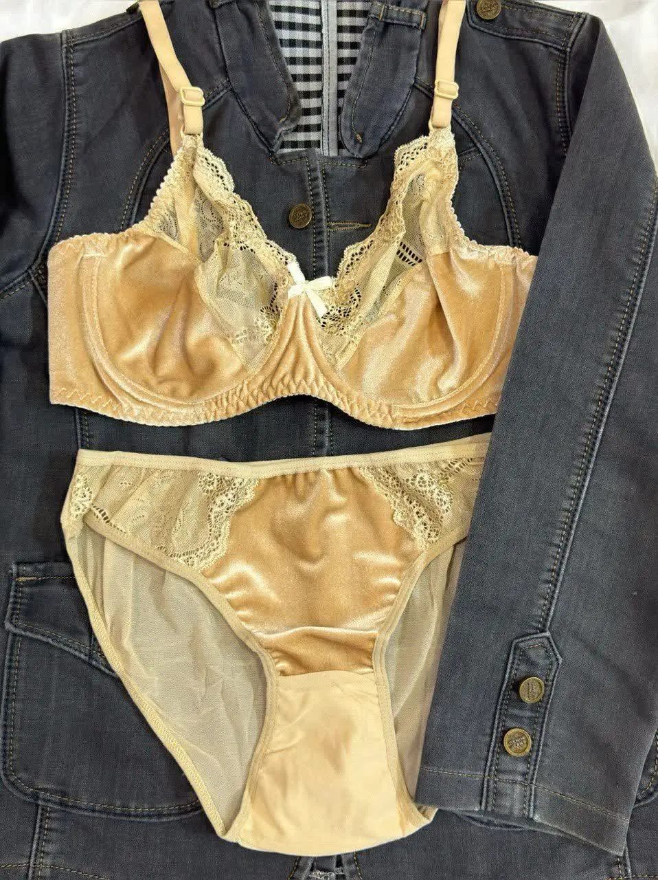 🌺ست مخمل اروپایی کرم 
