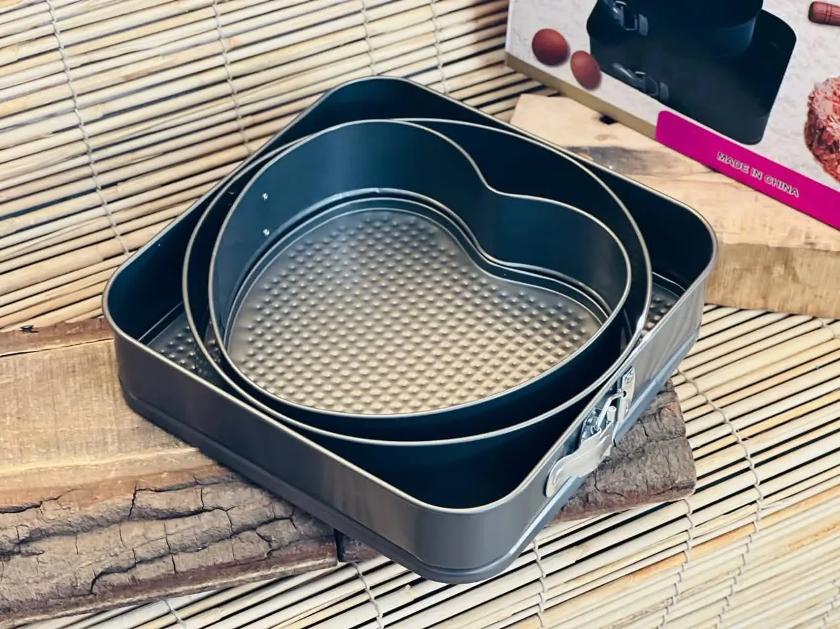 قالب کیک کمربندى
