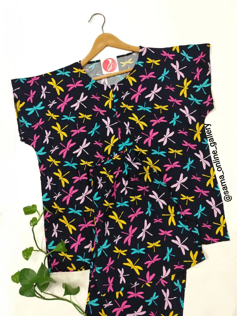 😉از خوش رنگ و لعاب های این...