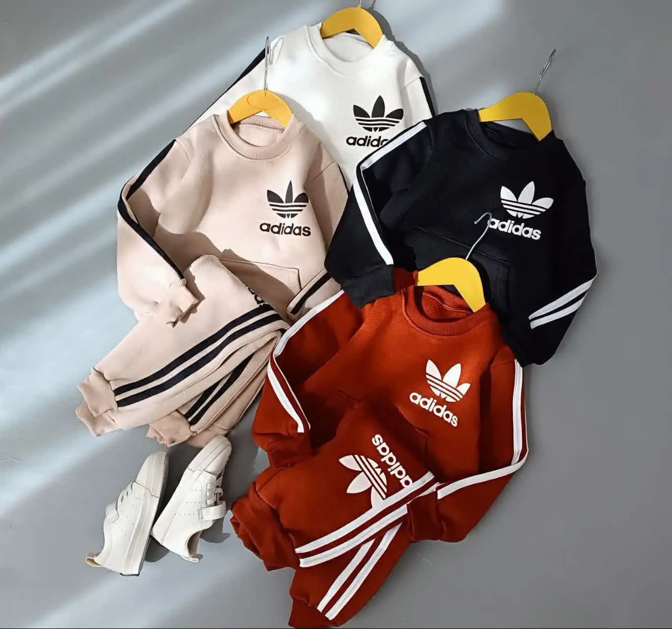 ست آدیداس با جیب کانگورویی