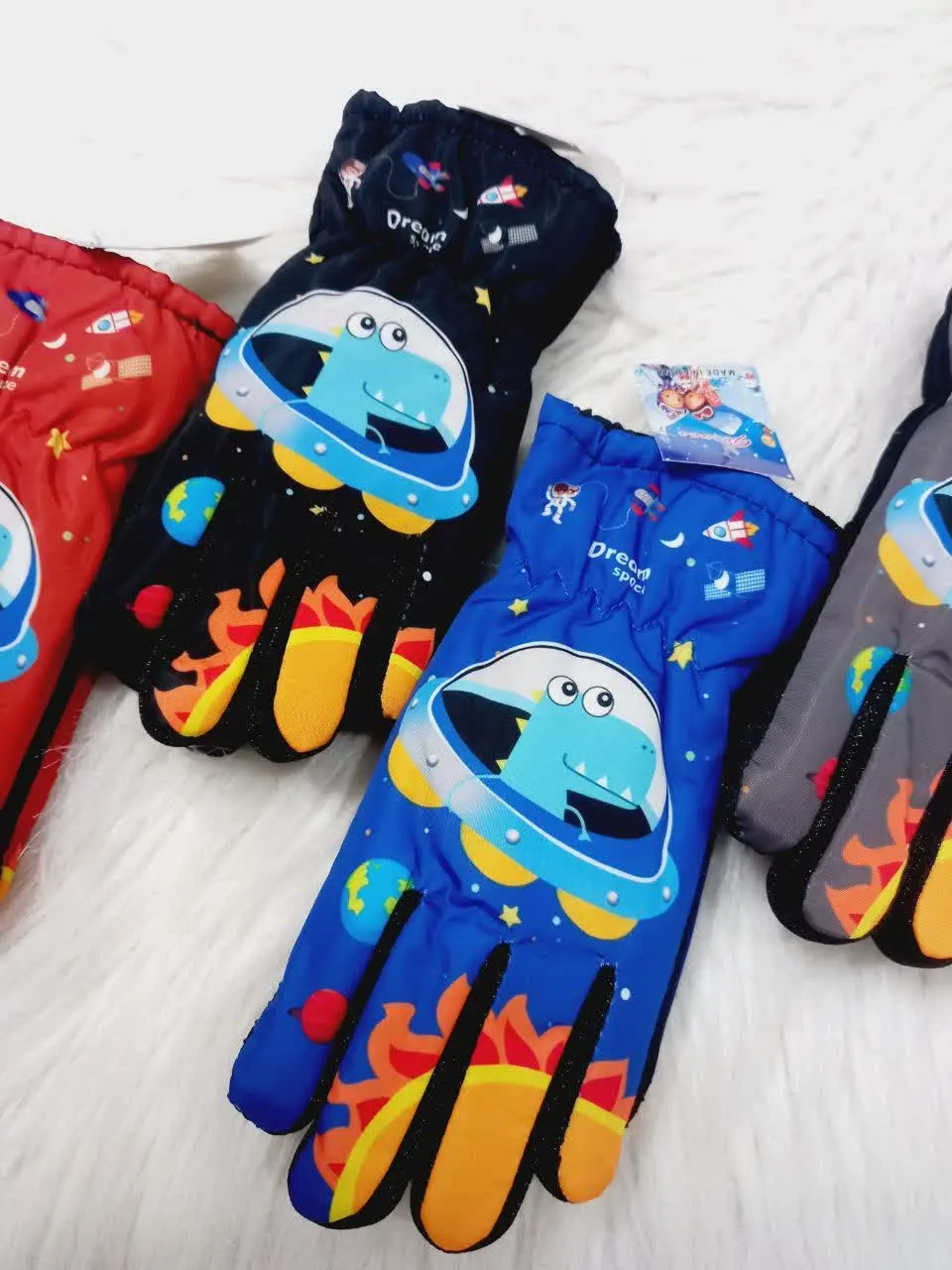 دستکش دایناسور فضانورد
