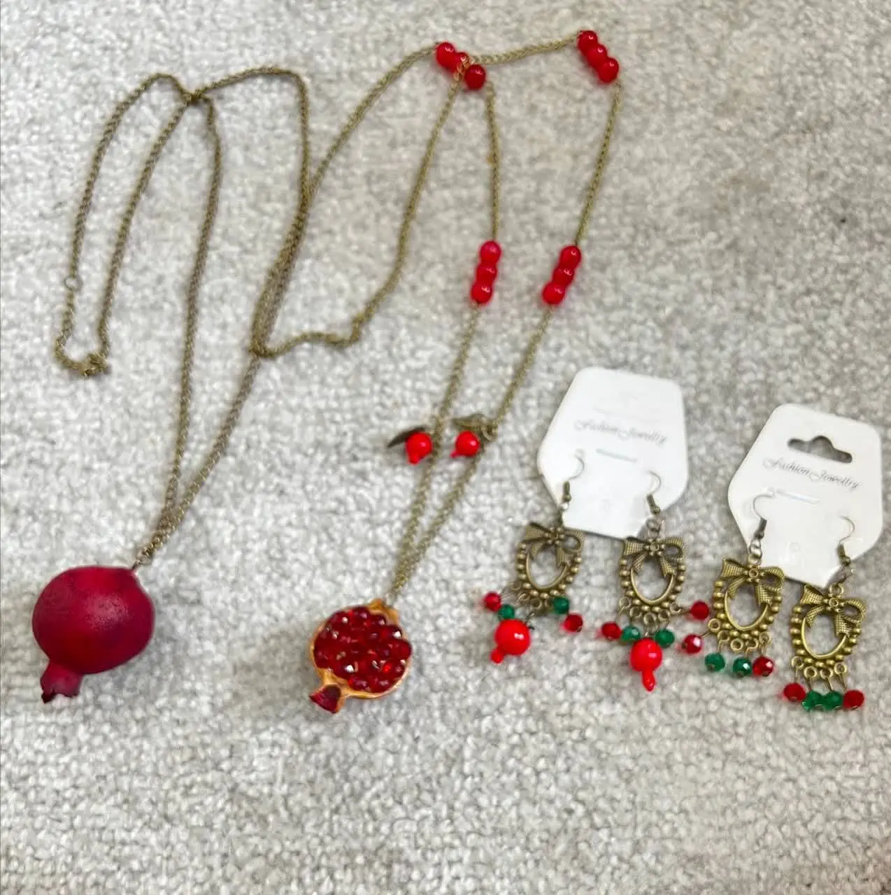 با مدل‌های یلدایی مون میتونید این گردنبند و گوشواره‌ها سفارش بدین😍🥰
