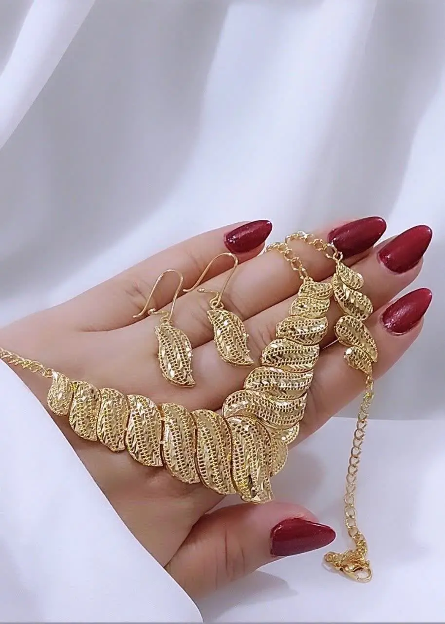 #سرویس عروس مدل خامه‌ای تراش 
