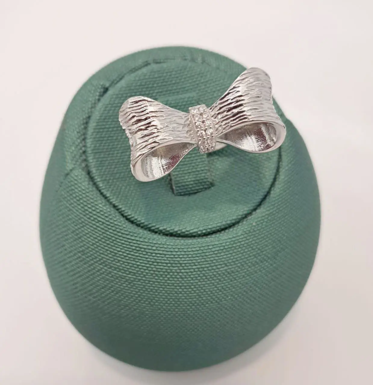 انگشتر زیبای پاپییون