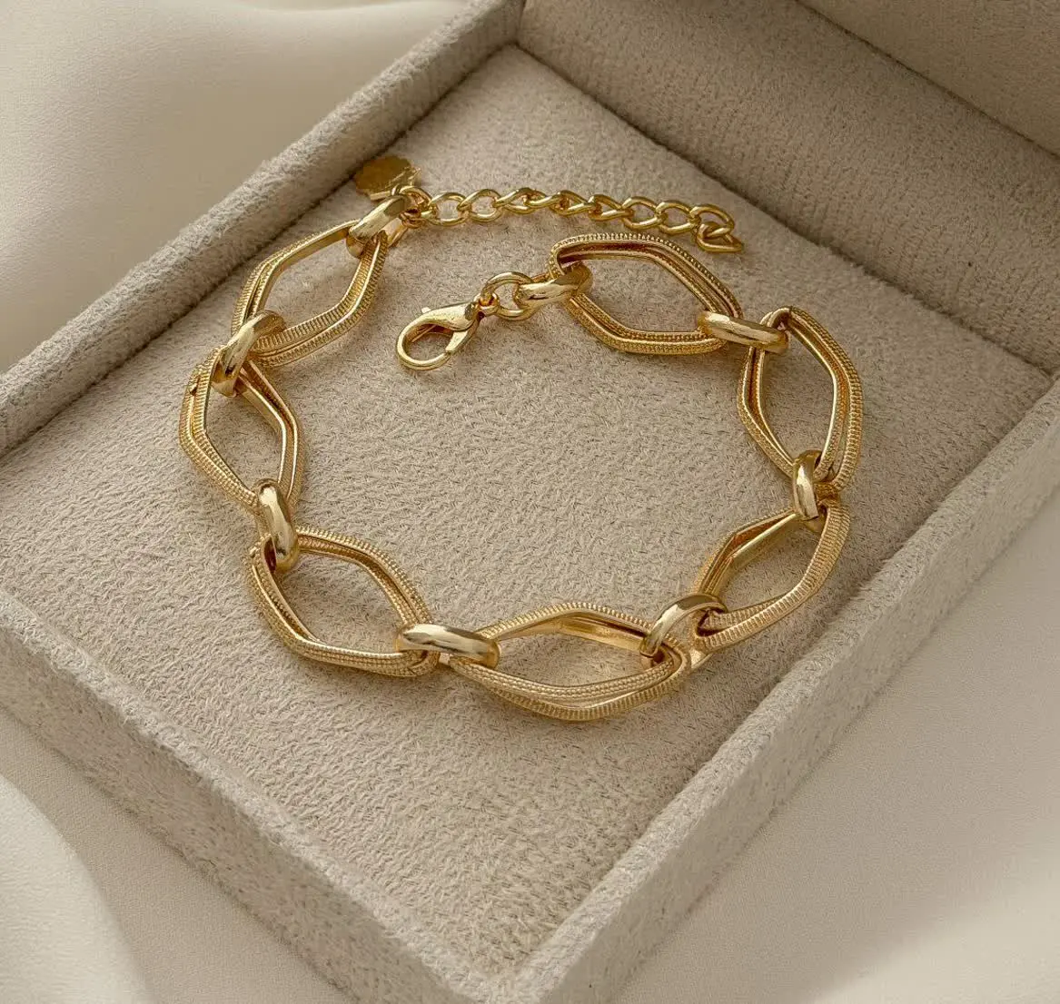 دستبند SHEEN کد ۲۹۹۰