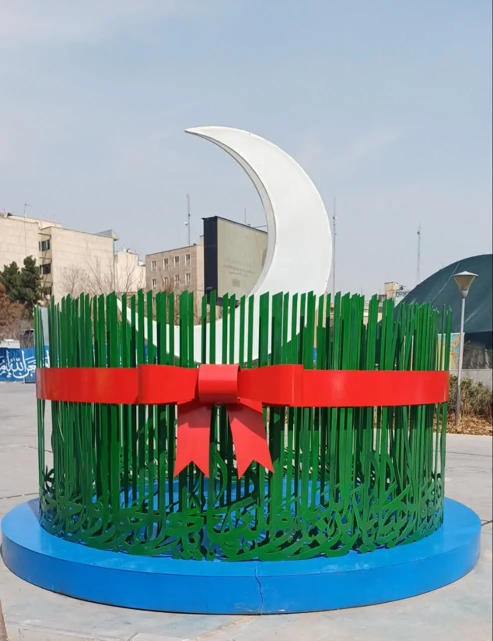 عید و عیدی دادنش ….. 
