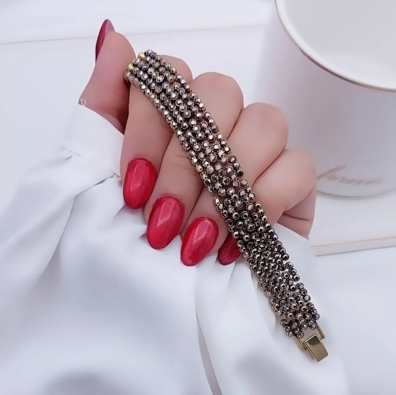 دستبند سیاه قلم جدید😍😍