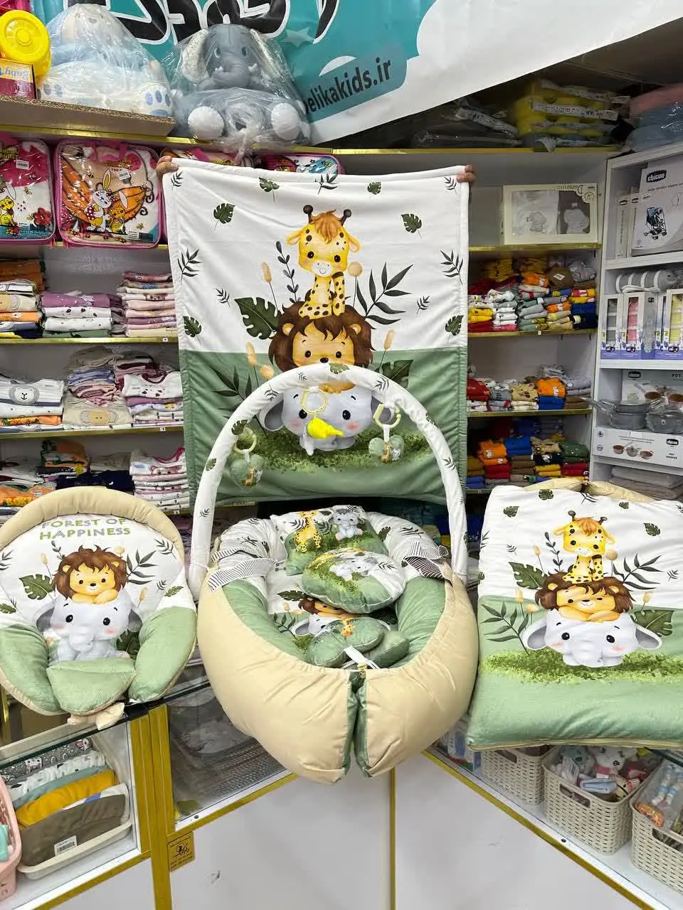 هدیه همراه این ست یک آلبوم...