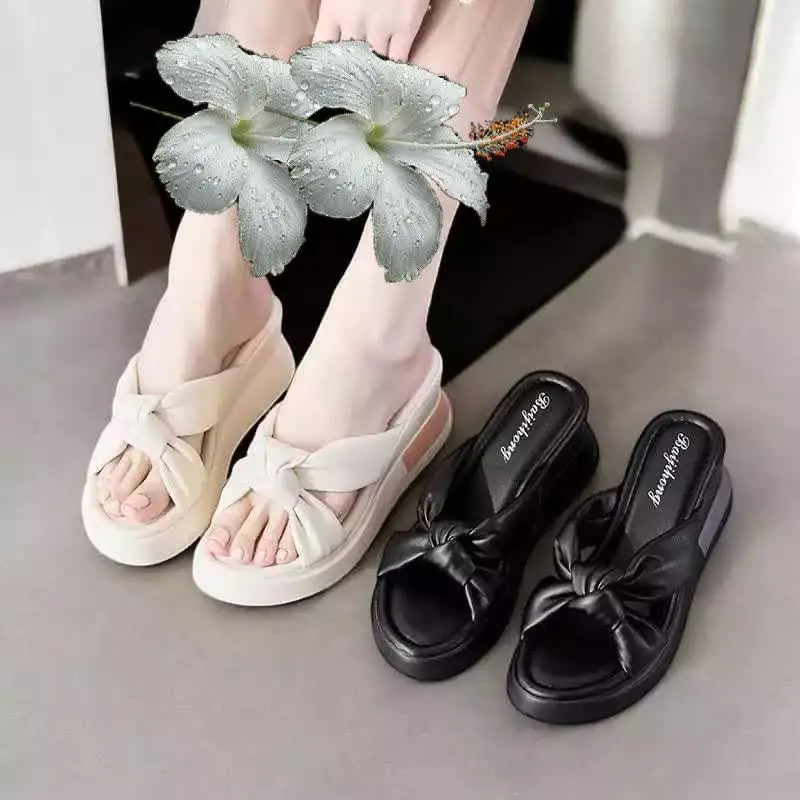 صندل لژ دار زنانه
