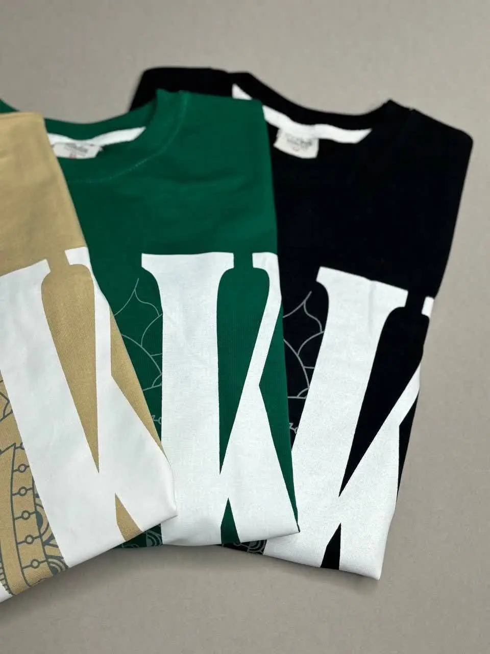 بررید کنار خوشتیب نشین😎
